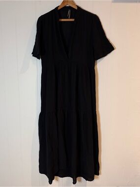 Black Anthropologie Women's V-Neck Tiered Maxi Dress small